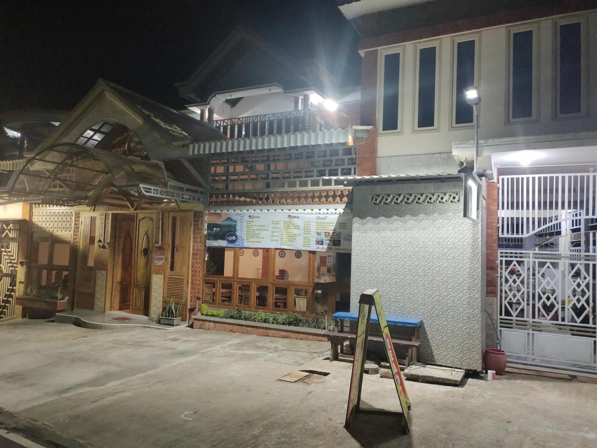 Harmony Resto&Homestay Lambangkuning Екстер'єр фото